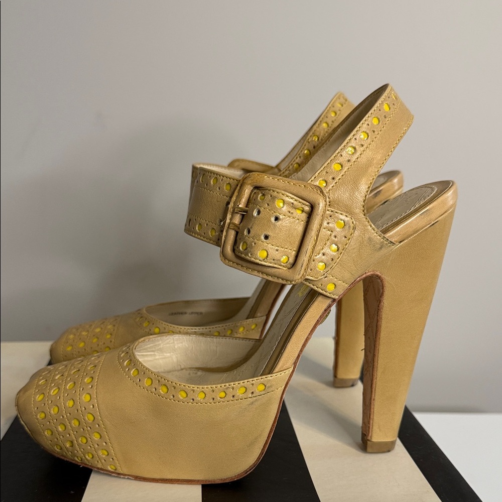 L.A.M.B. Tan and Yellow Studded Leather Platform Heels. 6.5 in original box - Picture 5 of 14